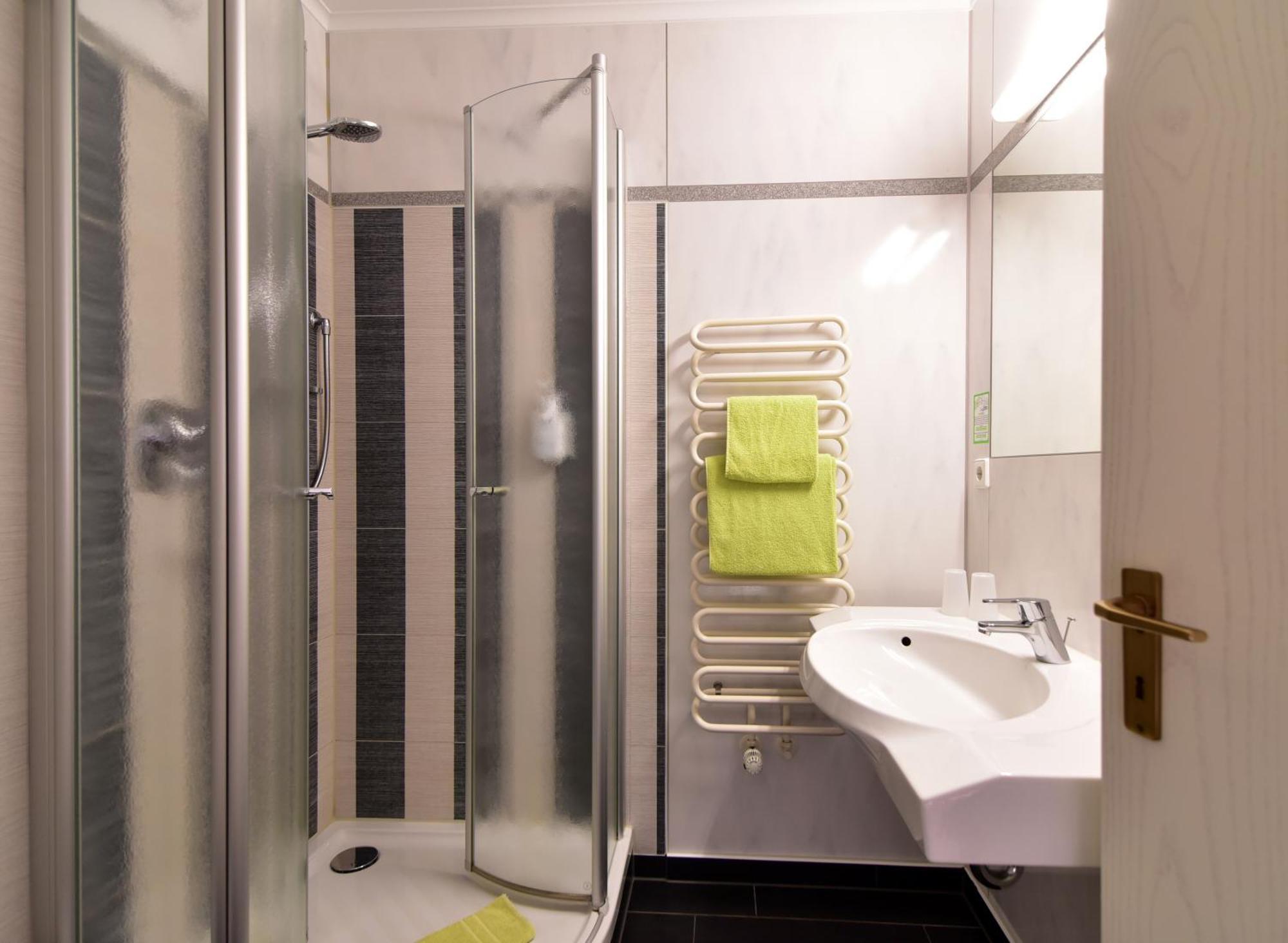Land-Gut-Hotel Schenkenberger Hof Делич Экстерьер фото